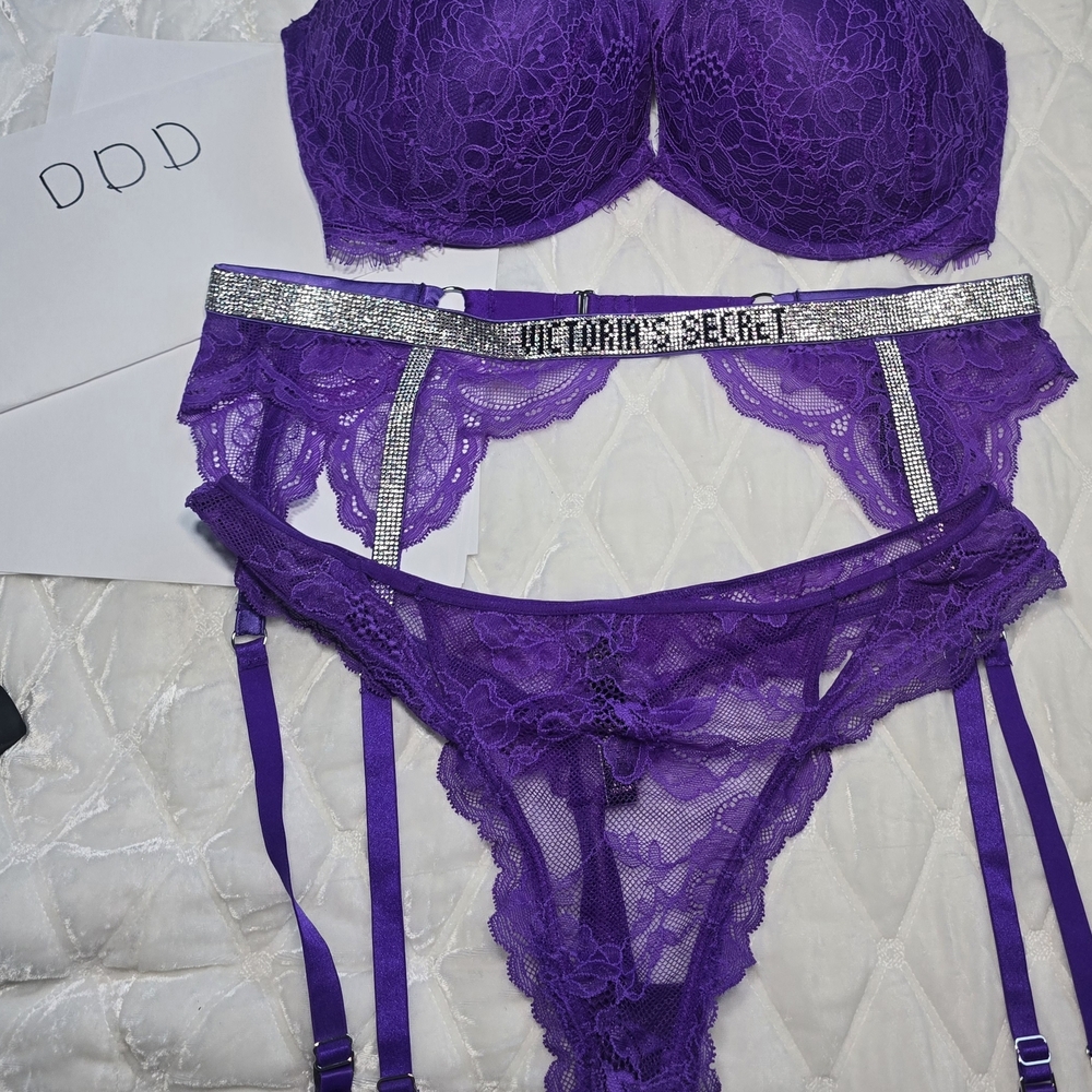 Victoria's Secret Vibrant Purple Lace Bra Set